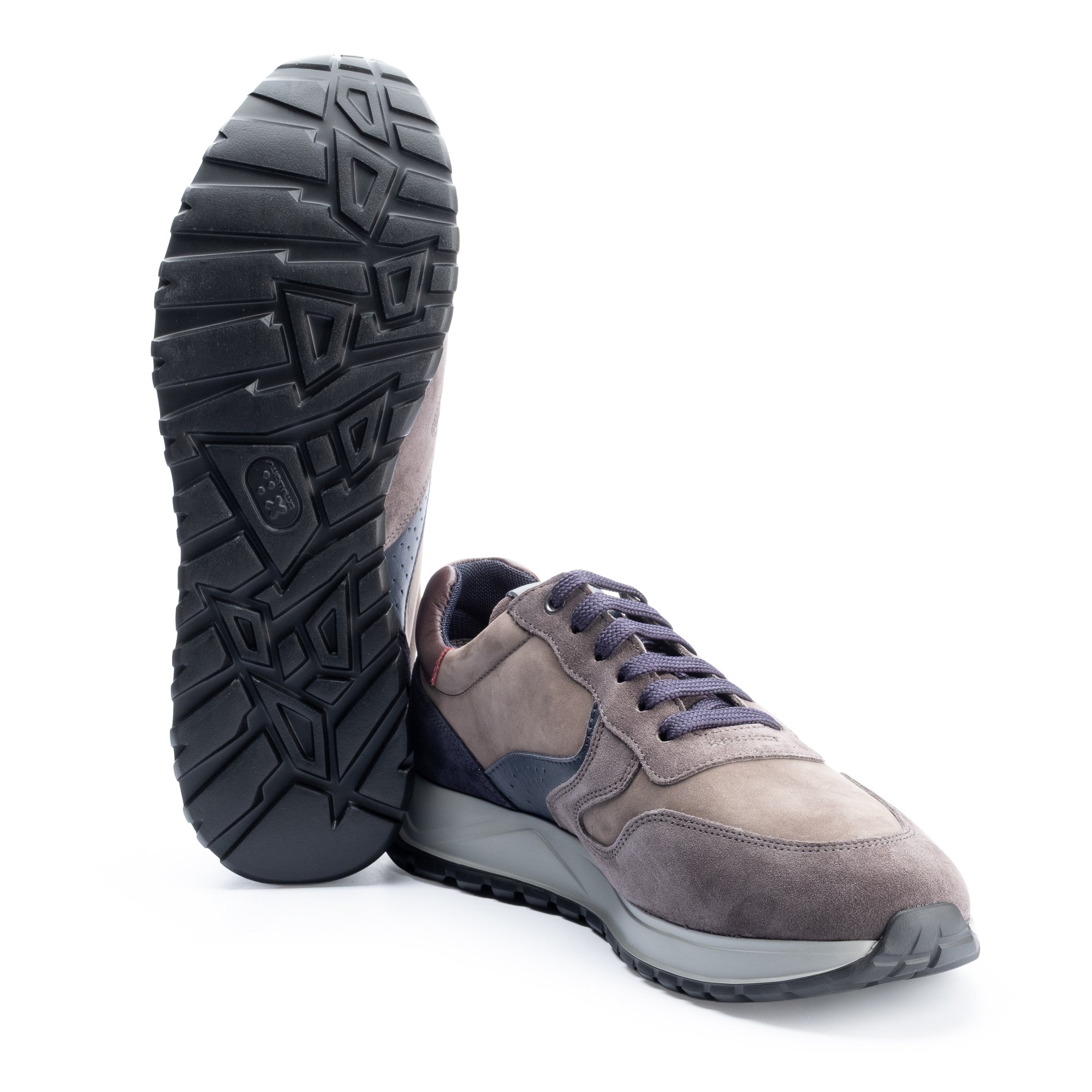 Gorge Sneaker