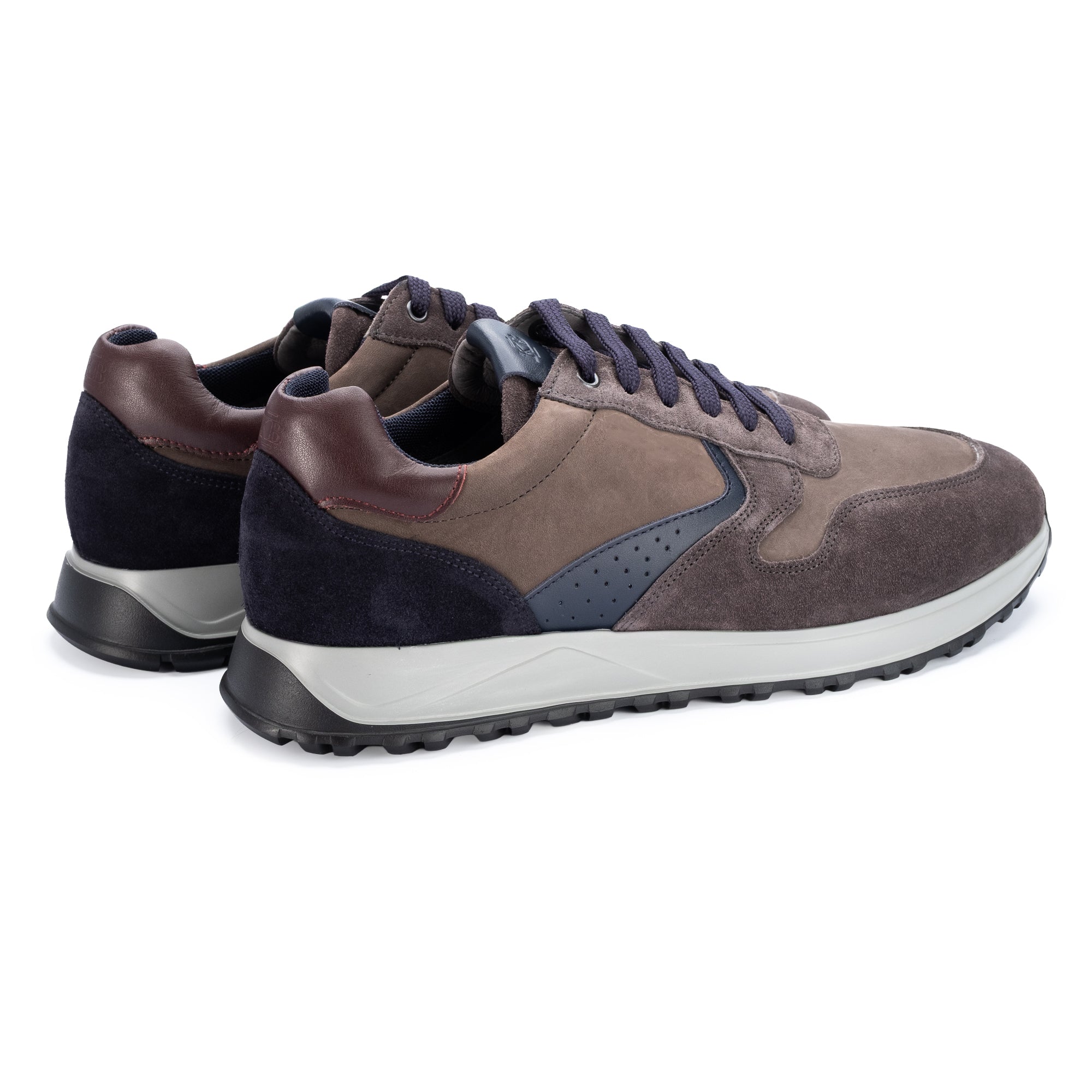 Gorge Sneaker